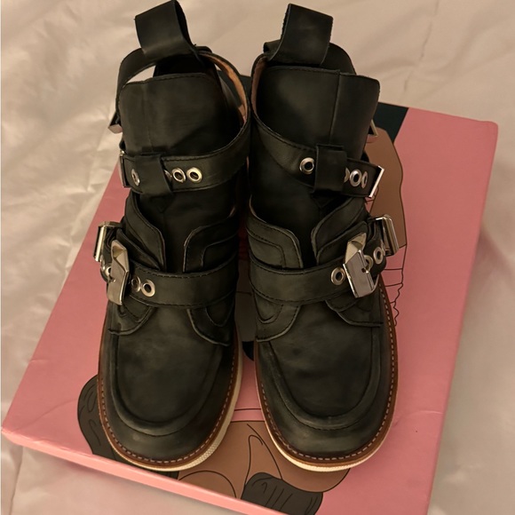 Jeffrey Campbell Coltrane Boots in Size UK4/US W6.5/EU 37 in Black w/ White Sole - Picture 7 of 15